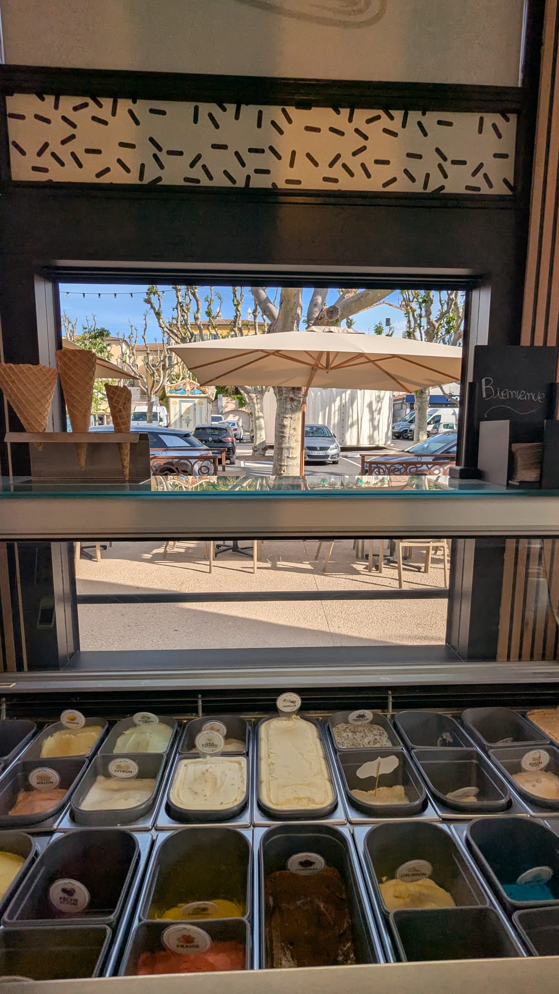 Vue depuis la banque de glaces vers la terrasse